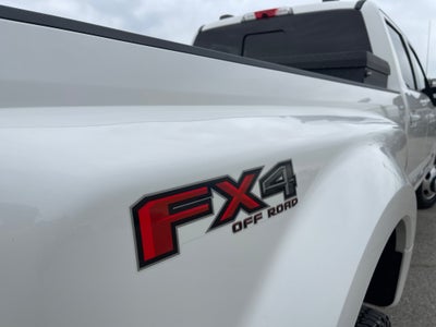 2020 Ford Super Duty F-350 DRW 4x4 Lariat 4dr Crew Cab 8 ft. LB DRW Pickup