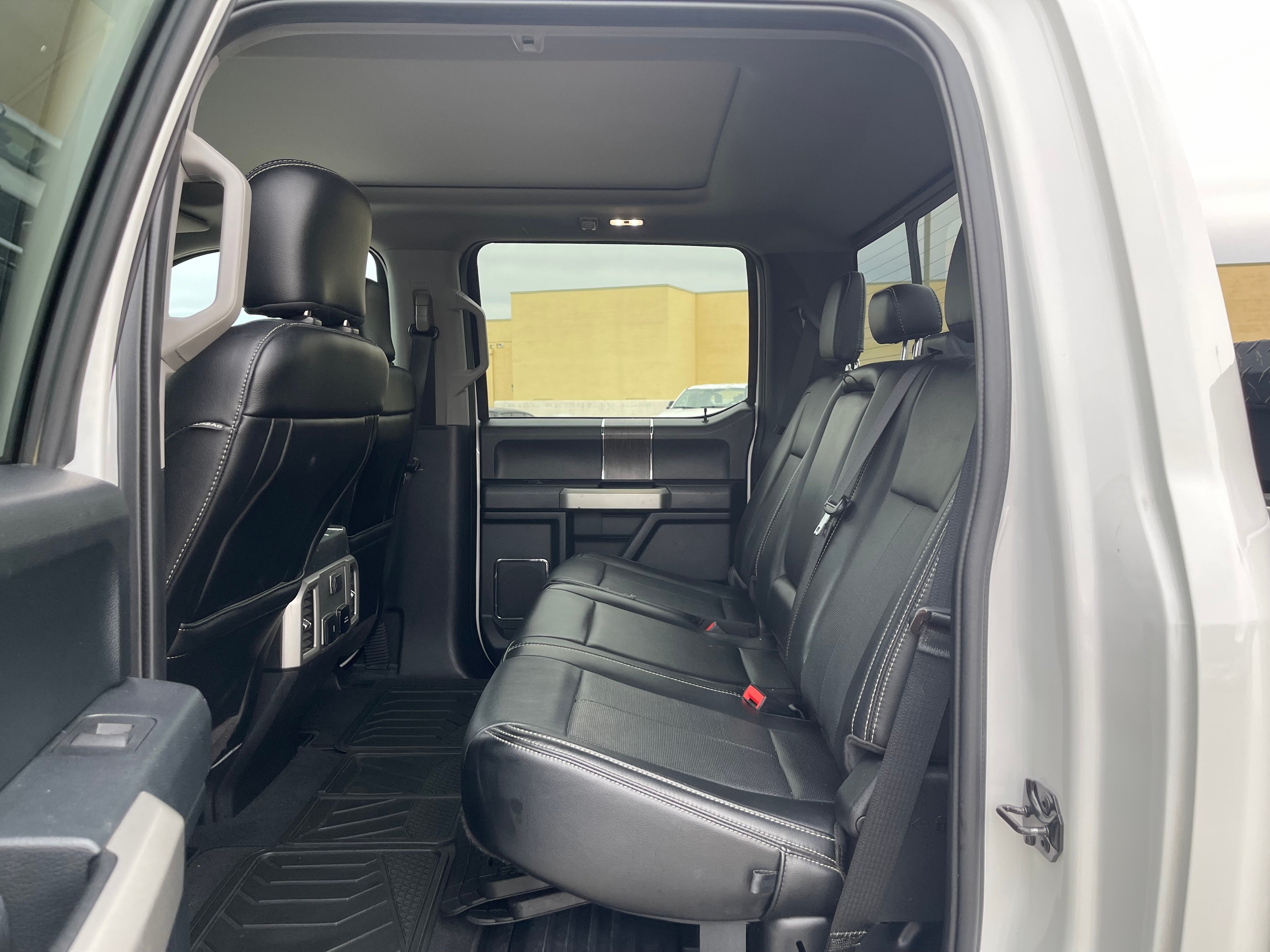 2020 Ford Super Duty F-350 DRW 4x4 Lariat 4dr Crew Cab 8 ft. LB DRW Pickup