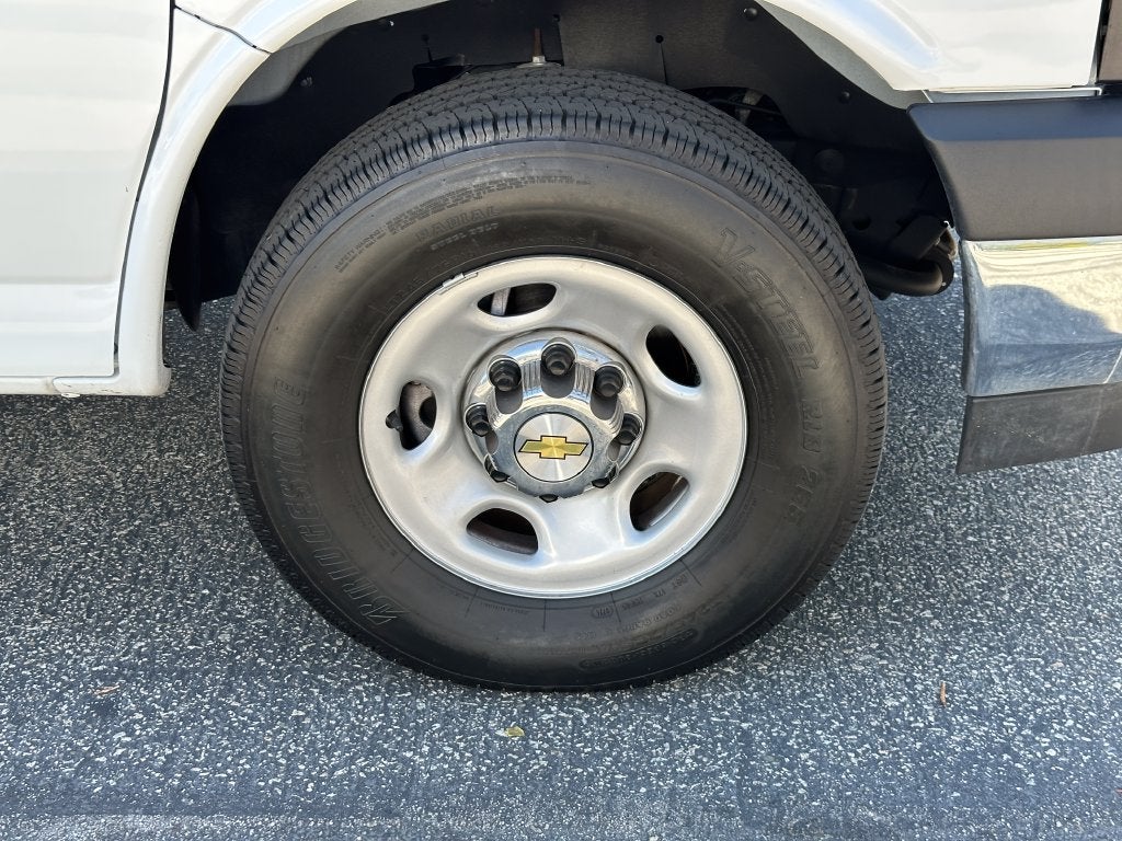 2025 Chevrolet Express 3500 LT Passenger
