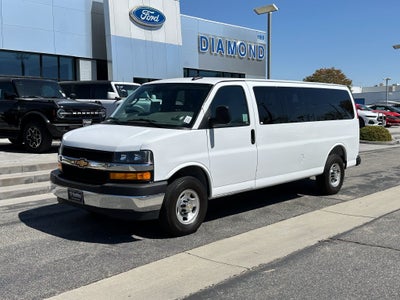 2025 Chevrolet Express 3500 LT Passenger