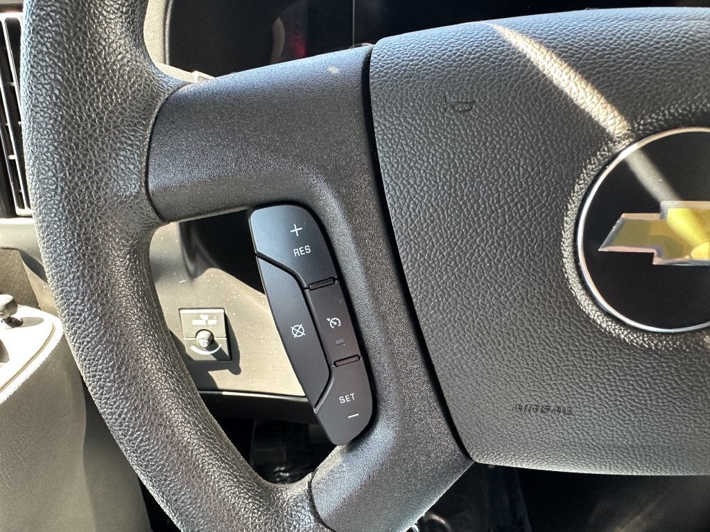 2025 Chevrolet Express 3500 LT Passenger