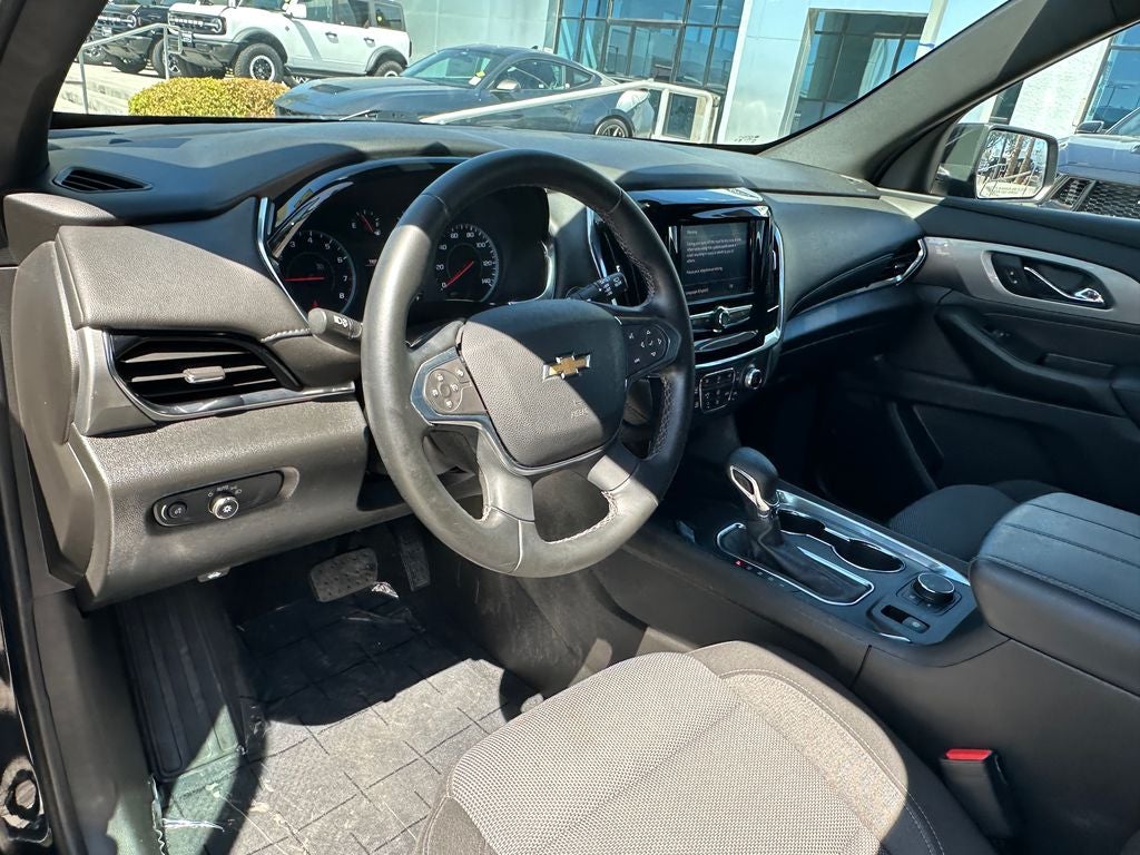 2023 Chevrolet Traverse LT Cloth w/2FL