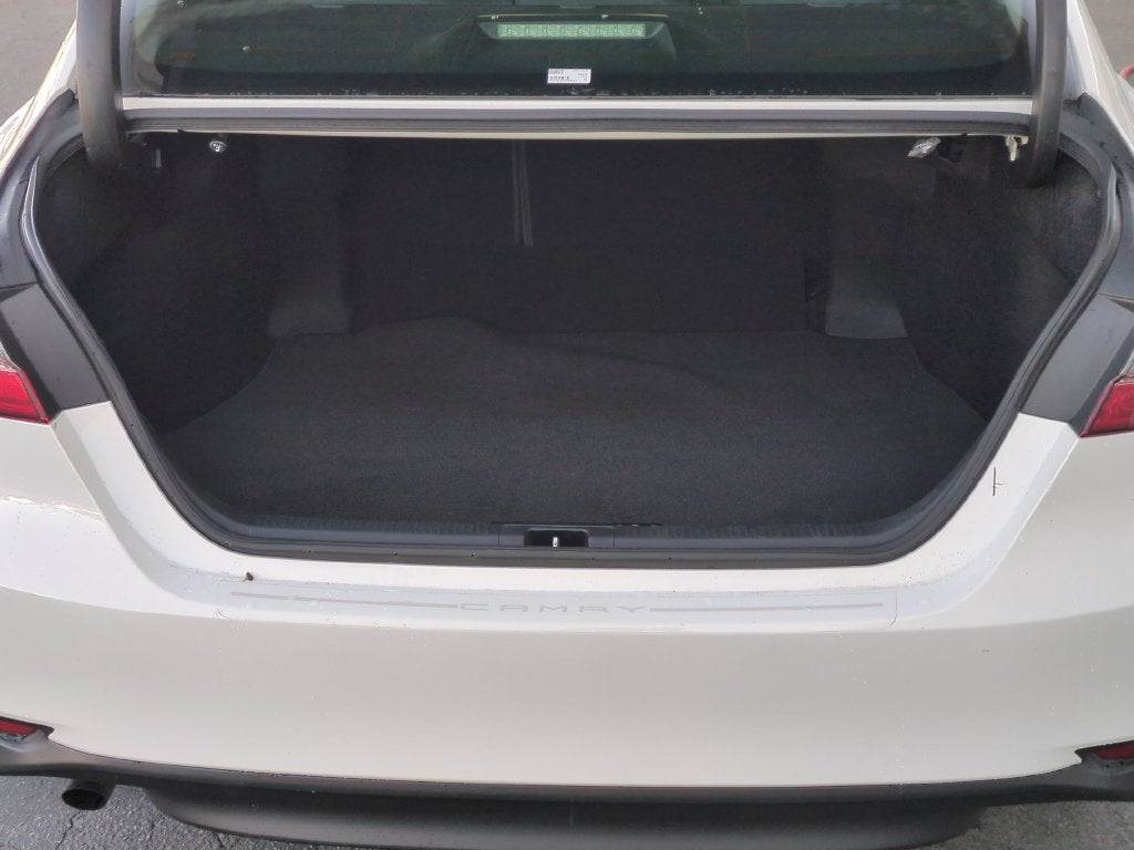 2019 Toyota Camry Hybrid LE