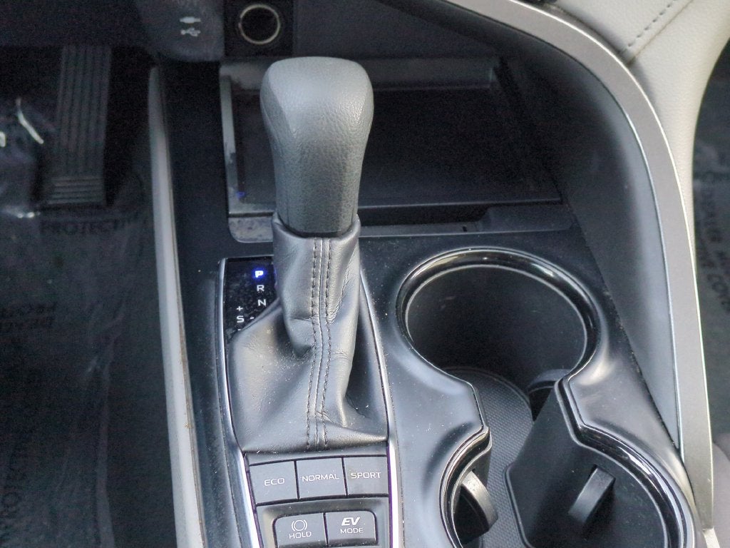 2019 Toyota Camry Hybrid LE