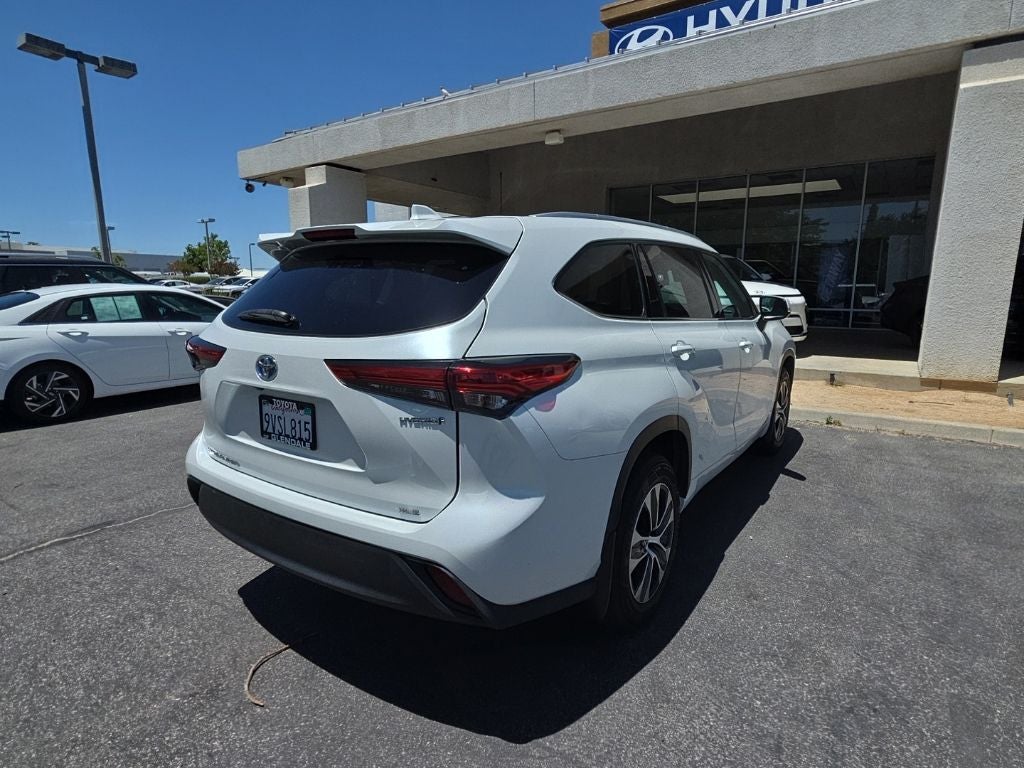 2022 Toyota Highlander Hybrid XLE
