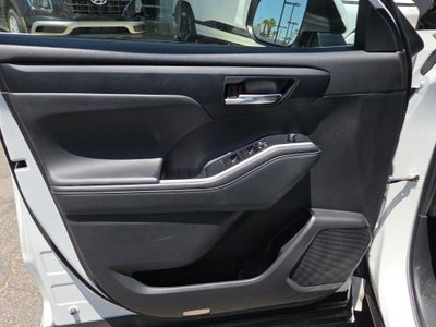 2022 Toyota Highlander Hybrid XLE