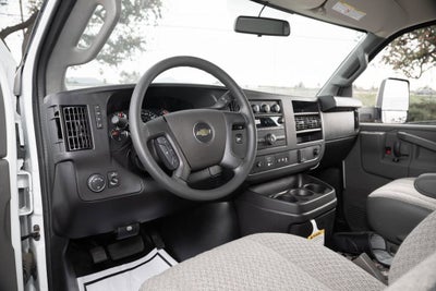 2024 Chevrolet Express Cutaway 3500 1WT