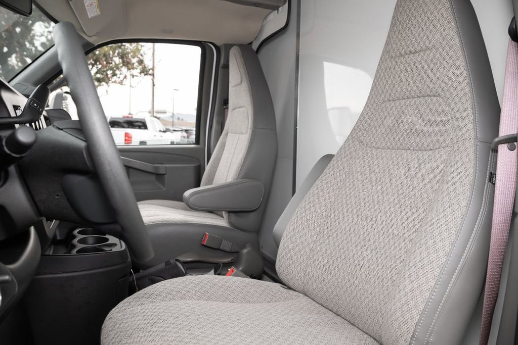 2024 Chevrolet Express Cutaway 3500 1WT