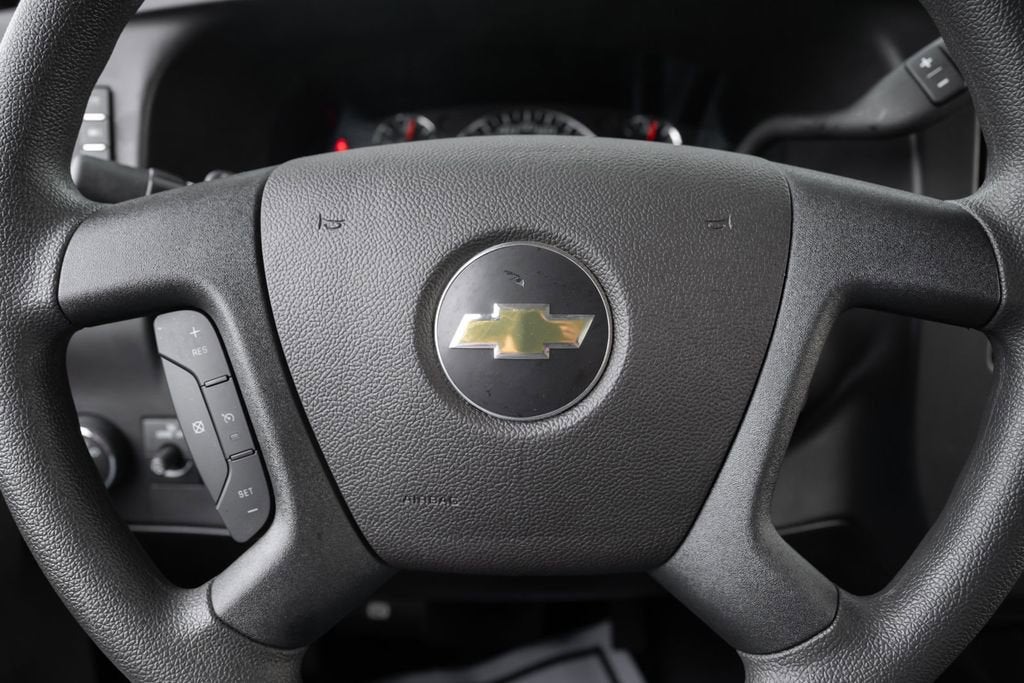 2024 Chevrolet Express Cutaway 3500 1WT