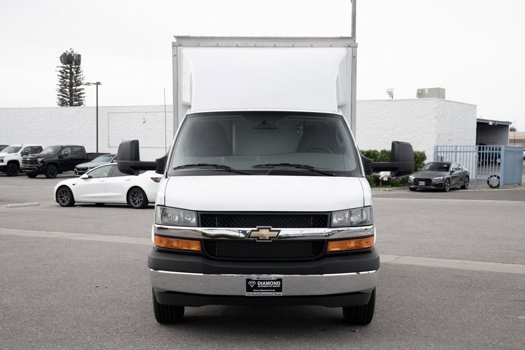 2024 Chevrolet Express Cutaway 3500 1WT