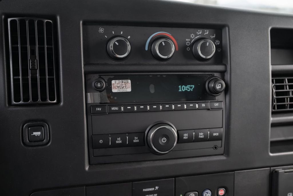 2024 Chevrolet Express Cutaway 3500 1WT