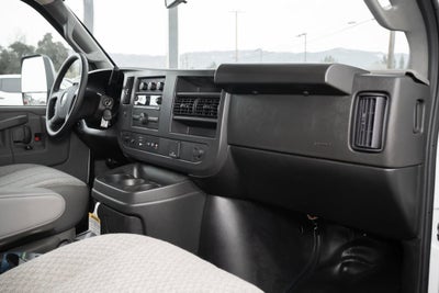 2024 Chevrolet Express Cutaway 3500 1WT