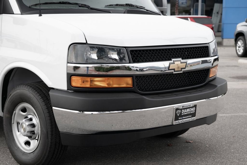 2024 Chevrolet Express Cutaway 3500 1WT