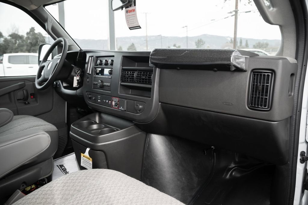 2025 Chevrolet Express Cargo WT