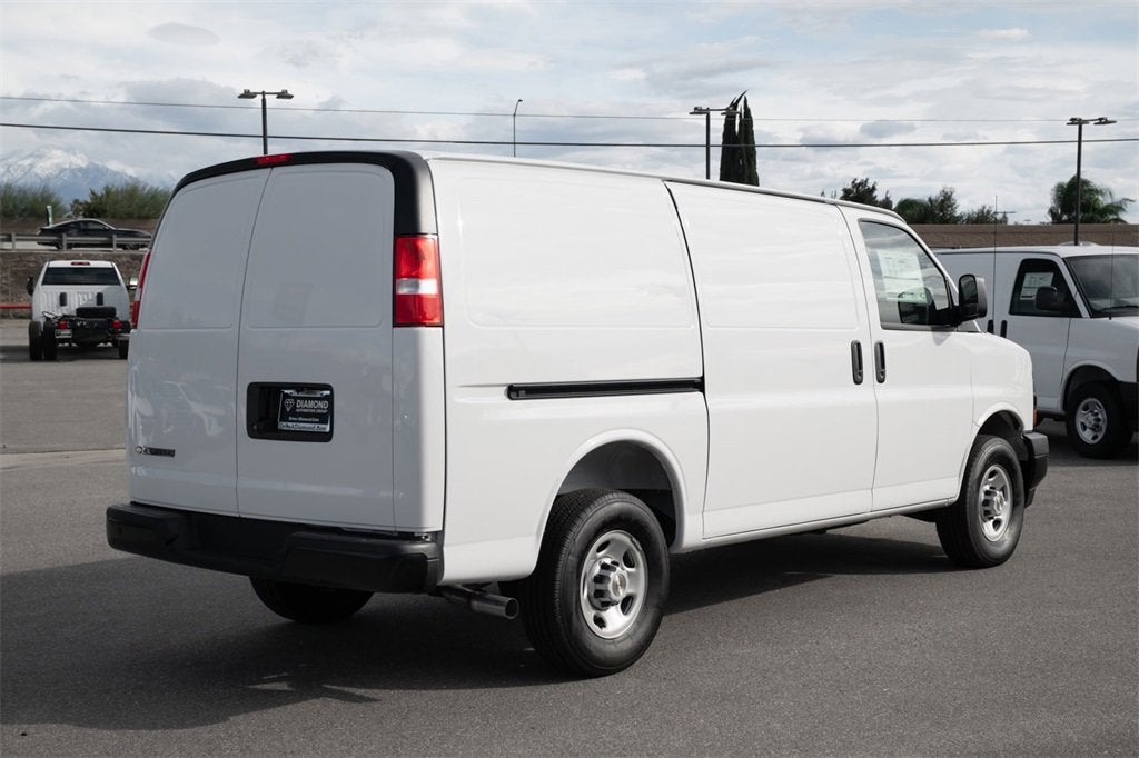 2025 Chevrolet Express Cargo 2500 WT