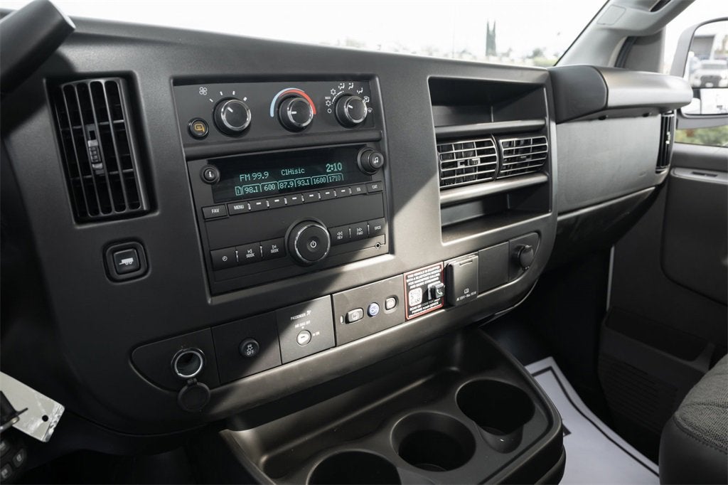 2025 Chevrolet Express Cargo 2500 WT