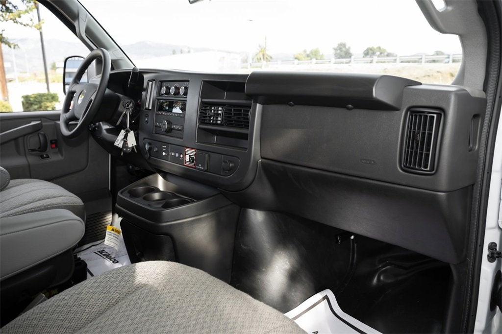 2025 Chevrolet Express Cargo 2500 WT