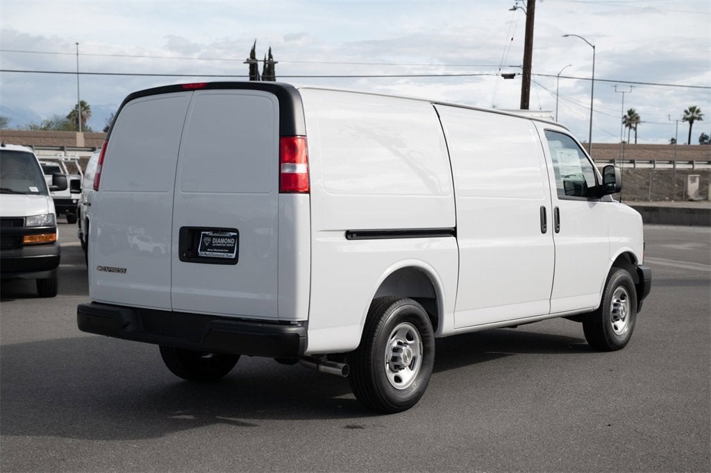 2025 Chevrolet Express Cargo 2500 WT