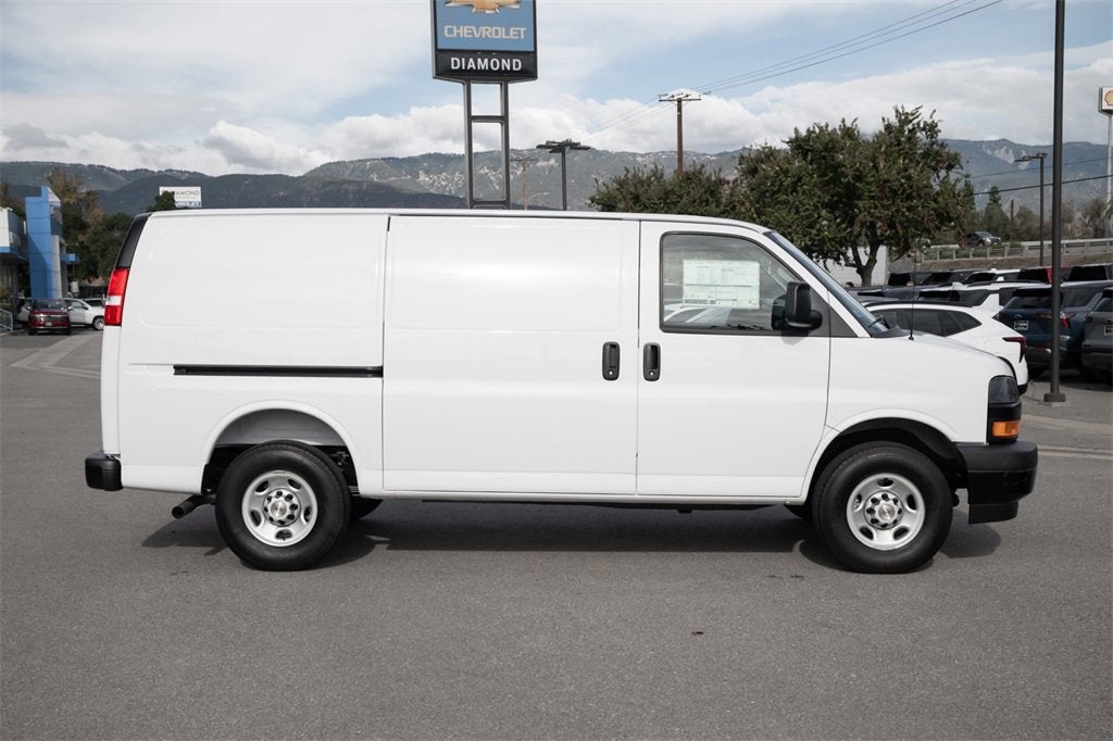 2025 Chevrolet Express Cargo 2500 WT
