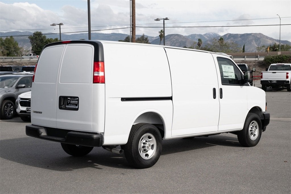 2025 Chevrolet Express Cargo 2500 WT