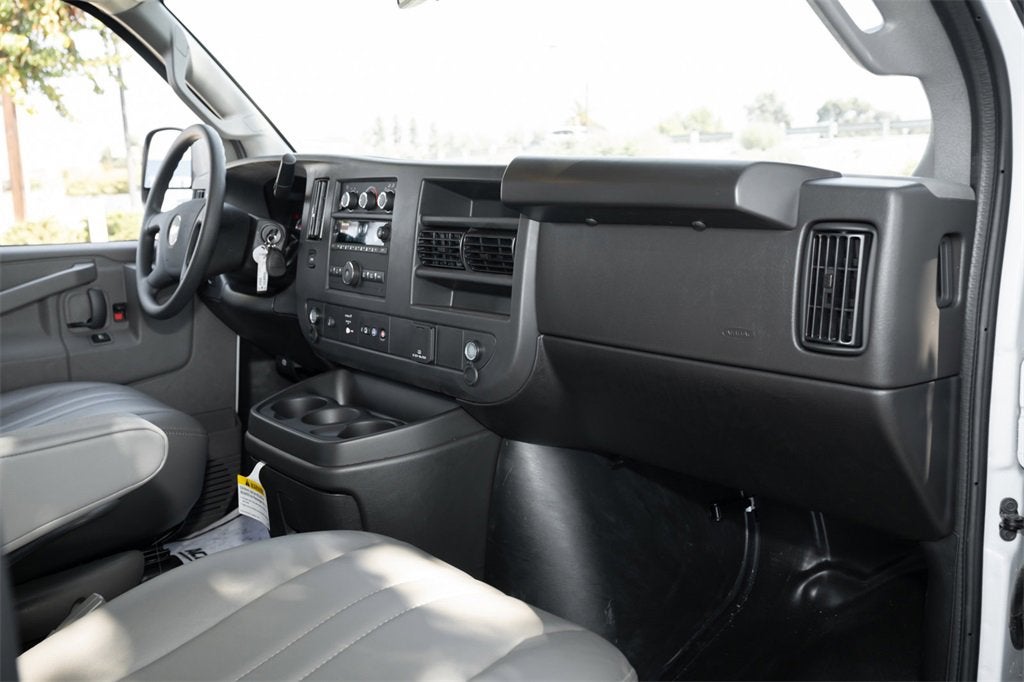2025 Chevrolet Express Cargo 2500 WT