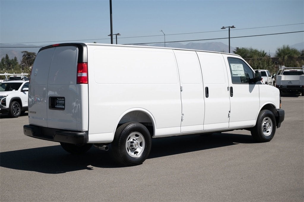 2025 Chevrolet Express Cargo 2500 WT