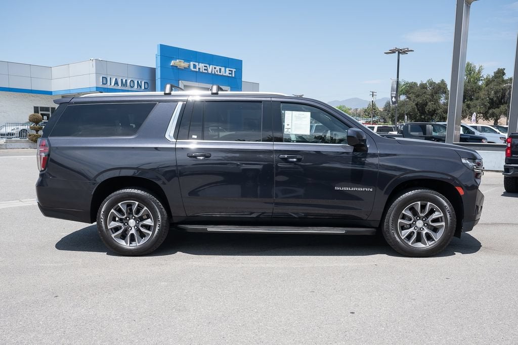 2023 Chevrolet Suburban LT