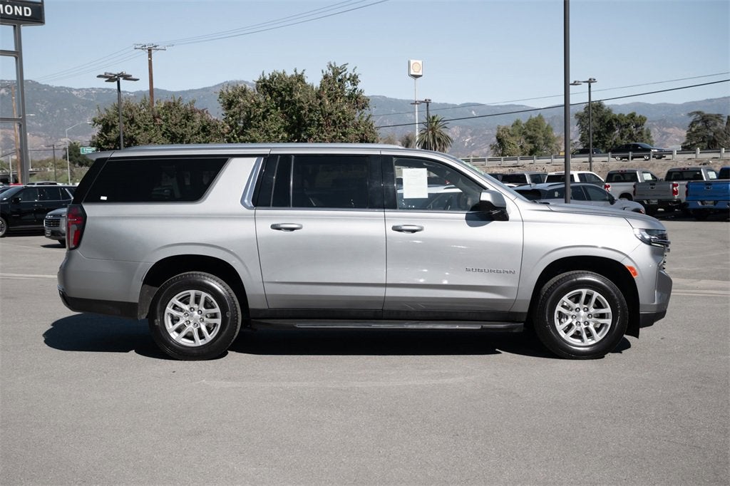 2024 Chevrolet Suburban LT