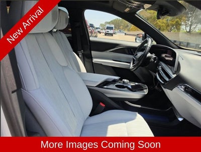 2024 Cadillac LYRIQ Luxury 2