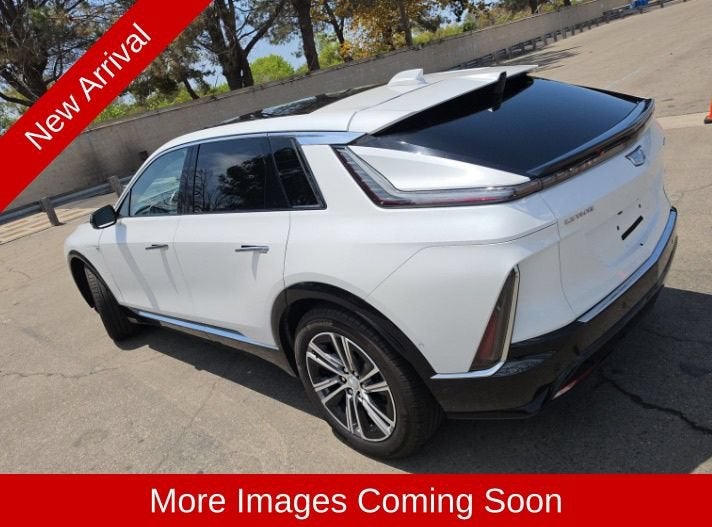 2024 Cadillac LYRIQ Luxury 2