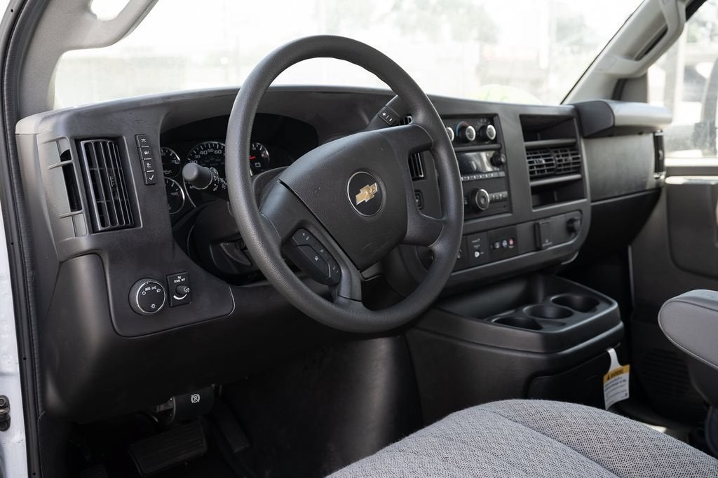 2024 Chevrolet Express Cutaway 3500 1WT