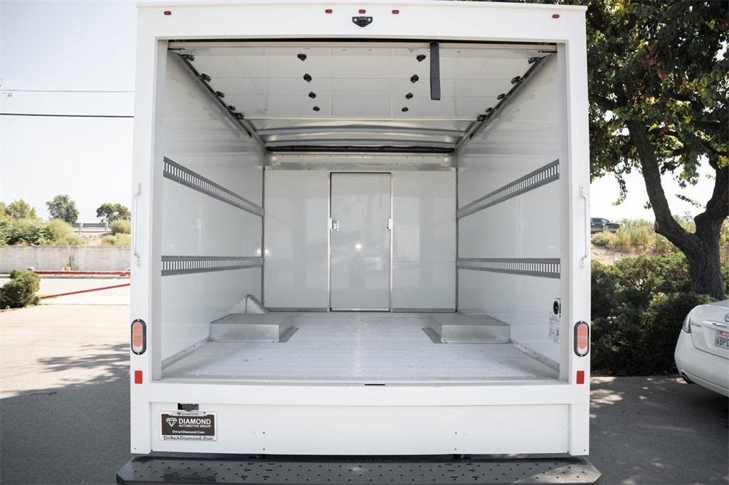 2024 Chevrolet Express Cutaway 3500 1WT