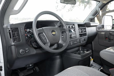 2024 Chevrolet Express Cutaway 3500 1WT