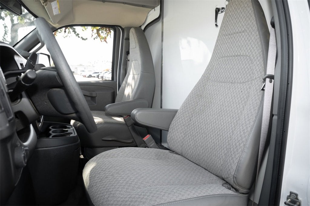 2024 Chevrolet Express Cutaway 3500 1WT