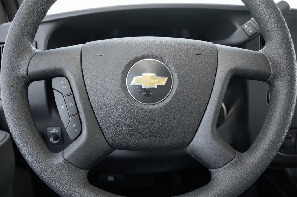 2024 Chevrolet Express Cutaway 3500 1WT