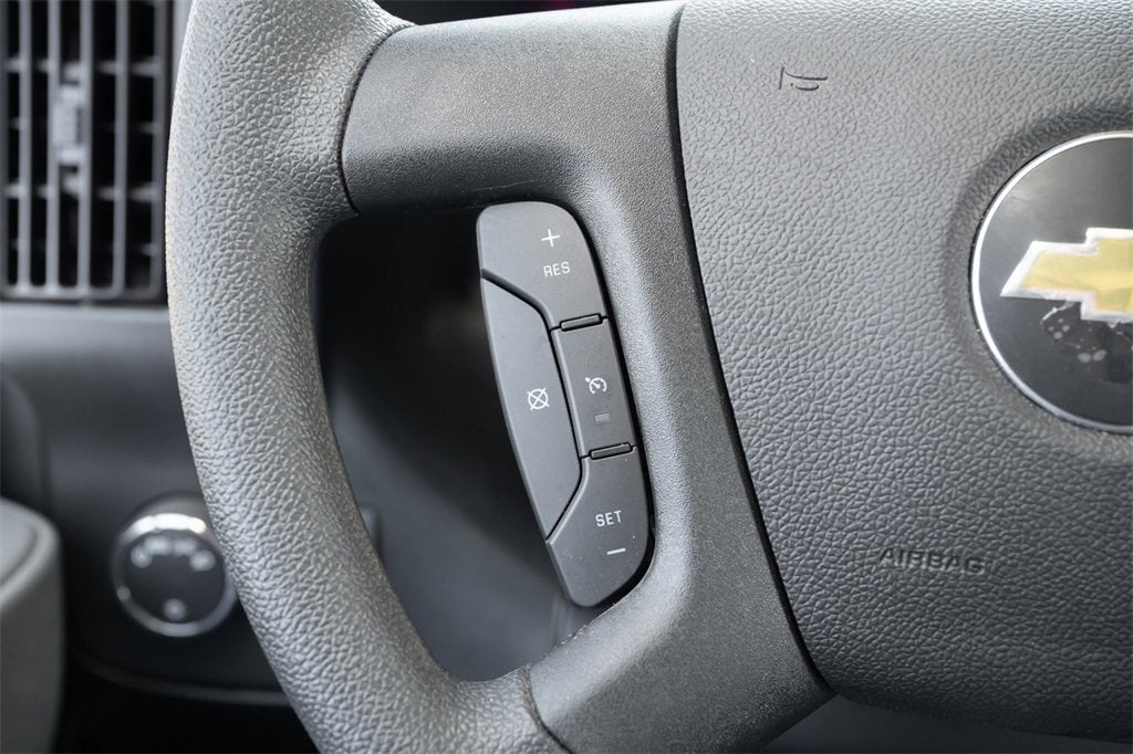 2024 Chevrolet Express Cutaway 3500 1WT