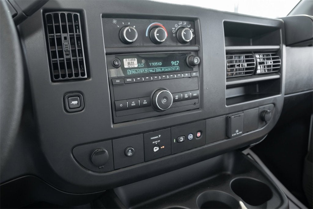 2024 Chevrolet Express Cutaway 3500 1WT