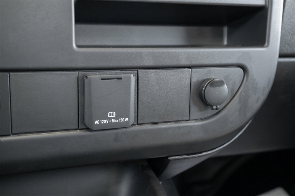 2024 Chevrolet Express Cutaway 3500 1WT