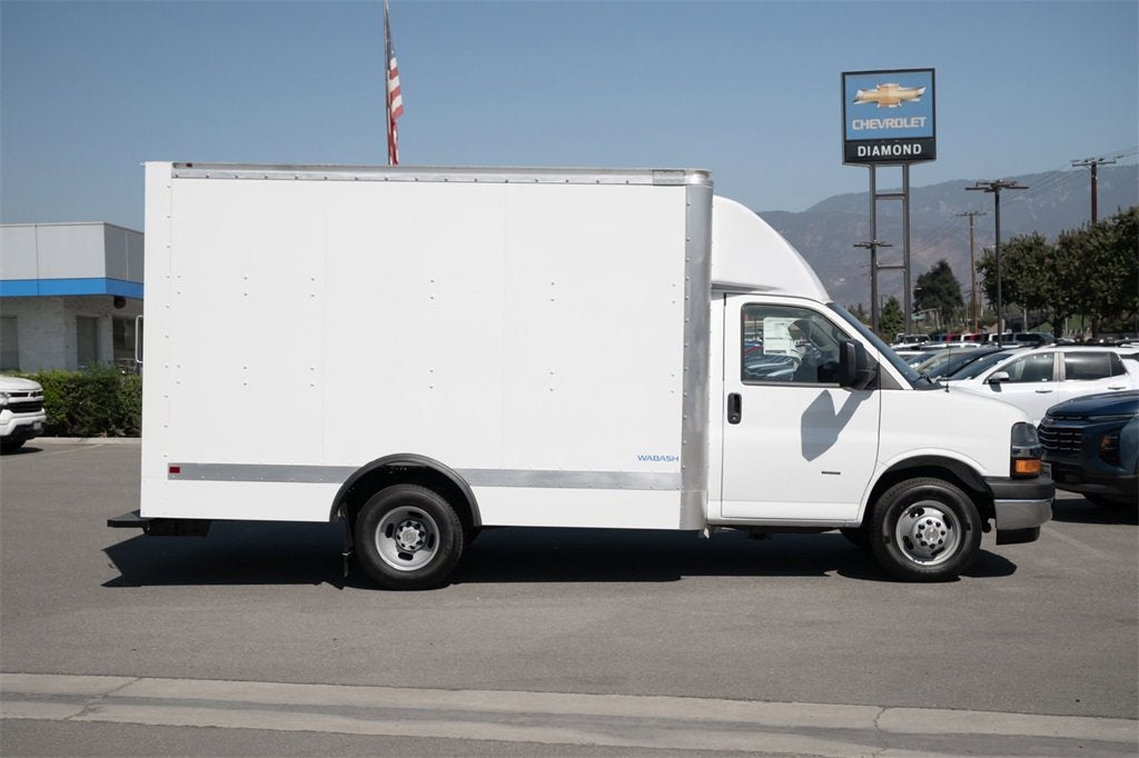 2024 Chevrolet Express Cutaway 3500 1WT