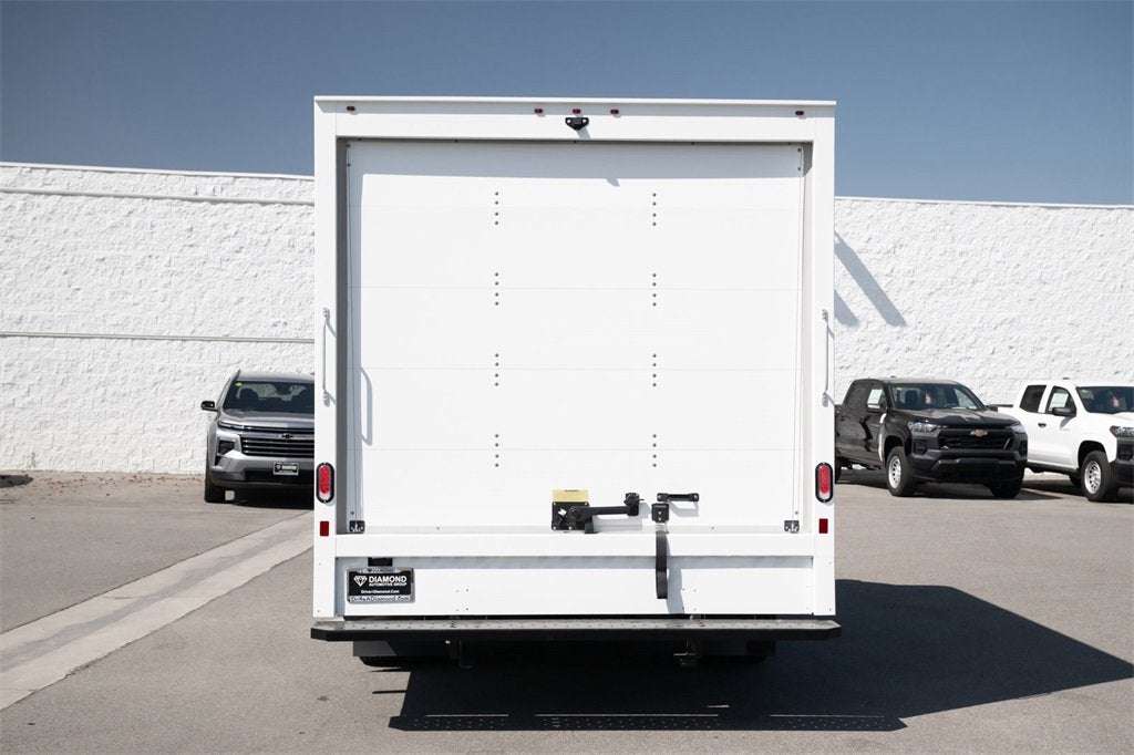 2024 Chevrolet Express Cutaway 3500 1WT