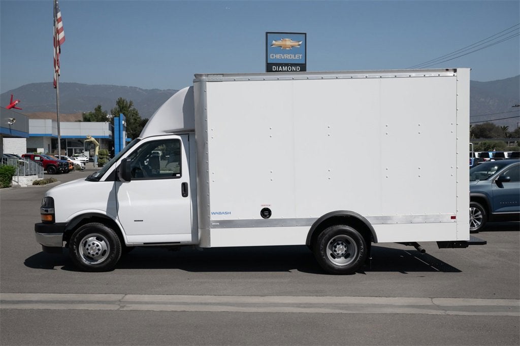2024 Chevrolet Express Cutaway 3500 1WT