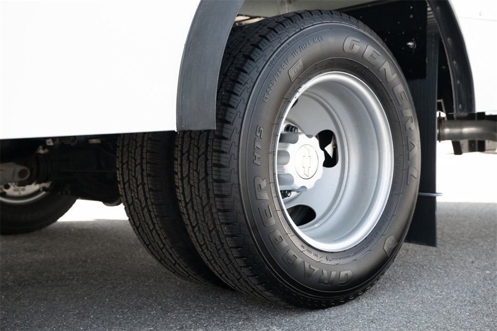 2024 Chevrolet Express Cutaway 3500 1WT