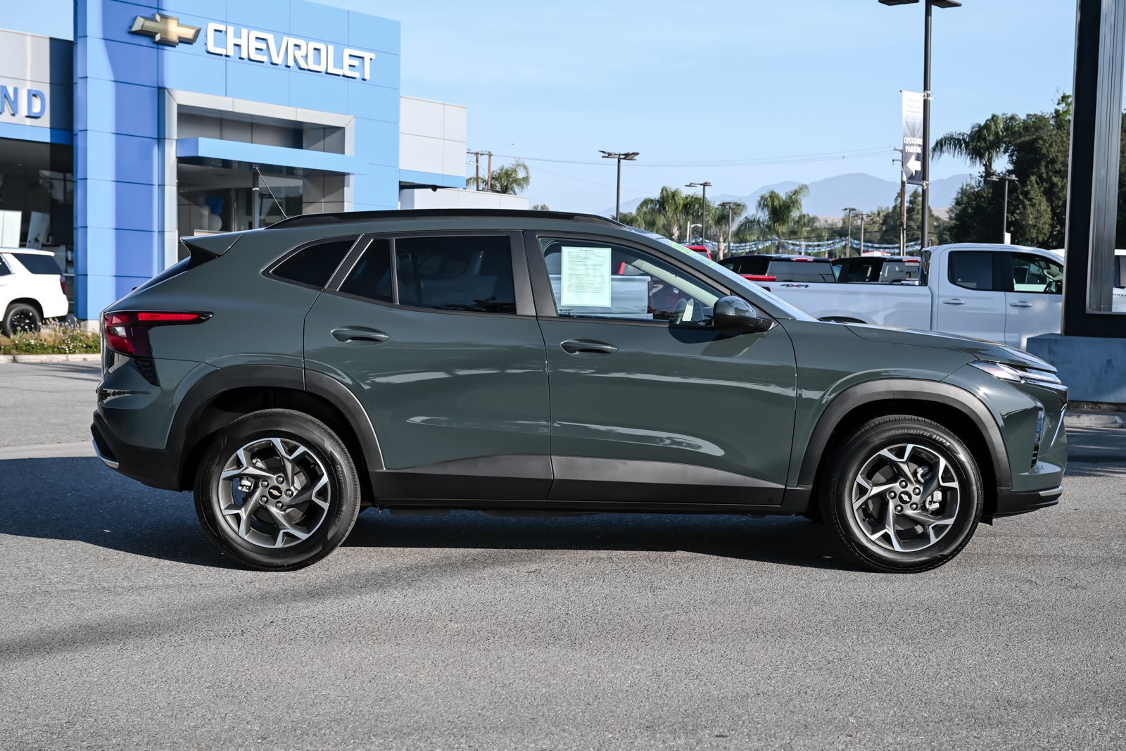 2025 Chevrolet Trax LT