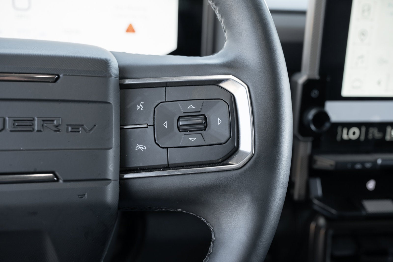 2024 GMC HUMMER EV SUV 2X