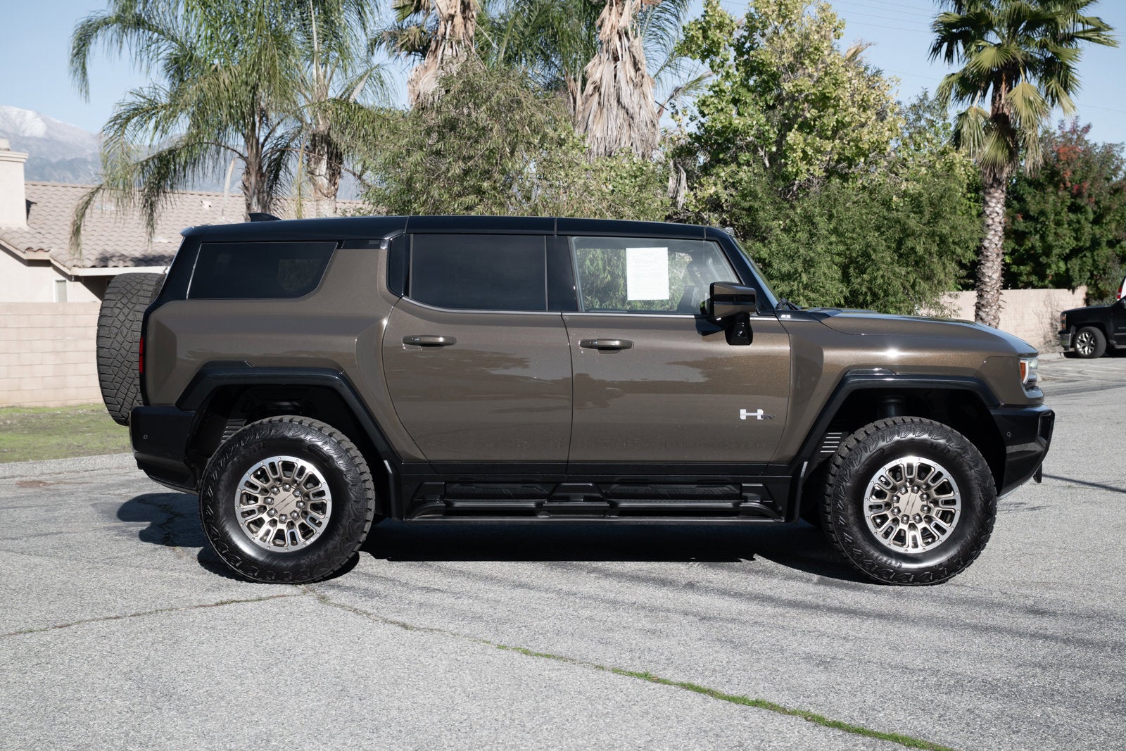 2024 GMC HUMMER EV SUV 2X