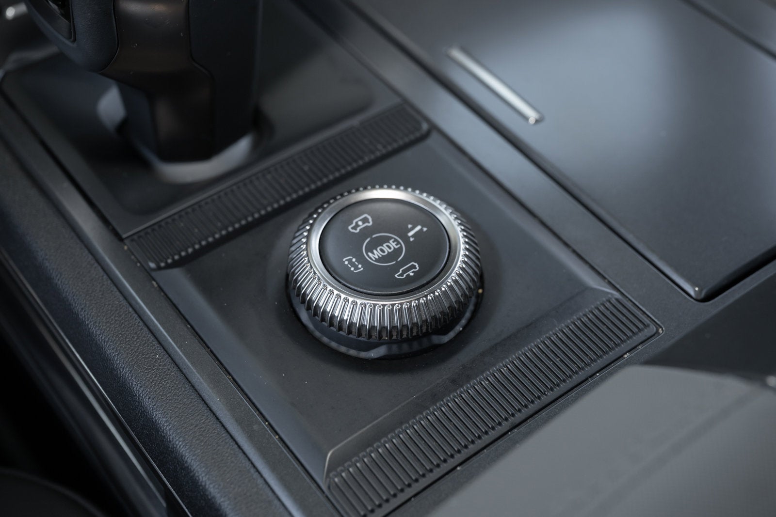 2024 GMC HUMMER EV SUV 2X