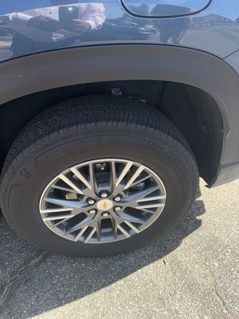 2025 Chevrolet Traverse LT