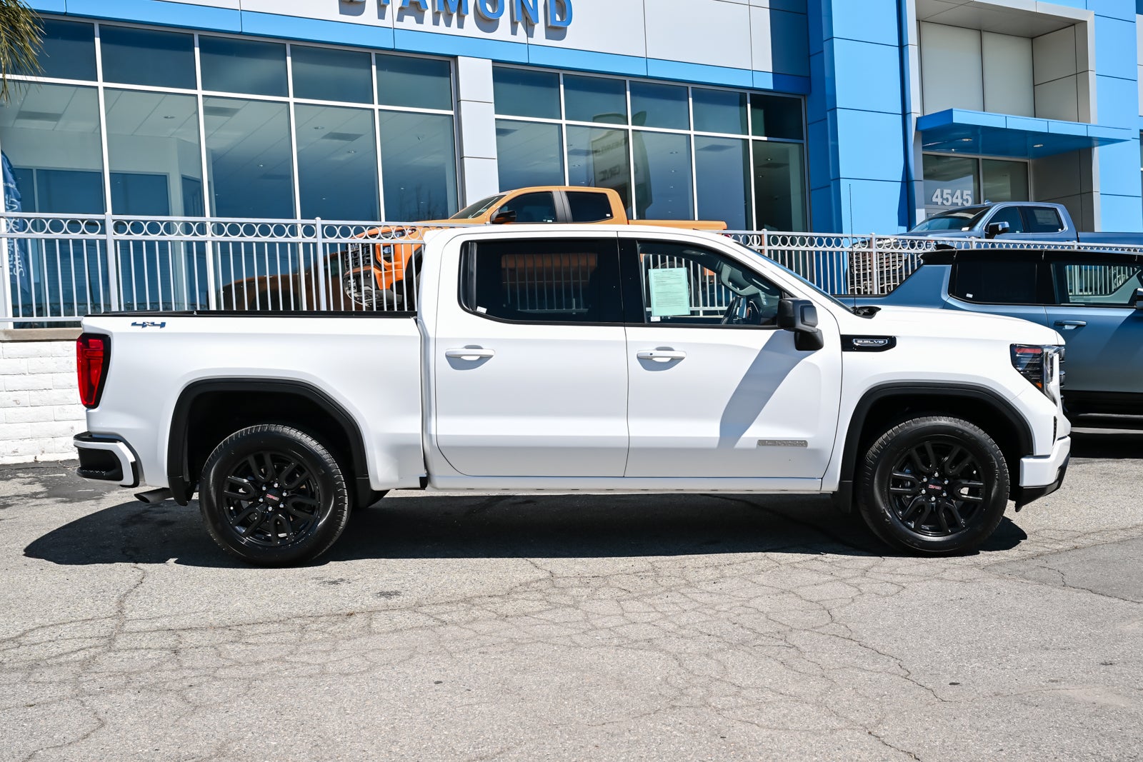 2025 GMC Sierra 1500 Elevation