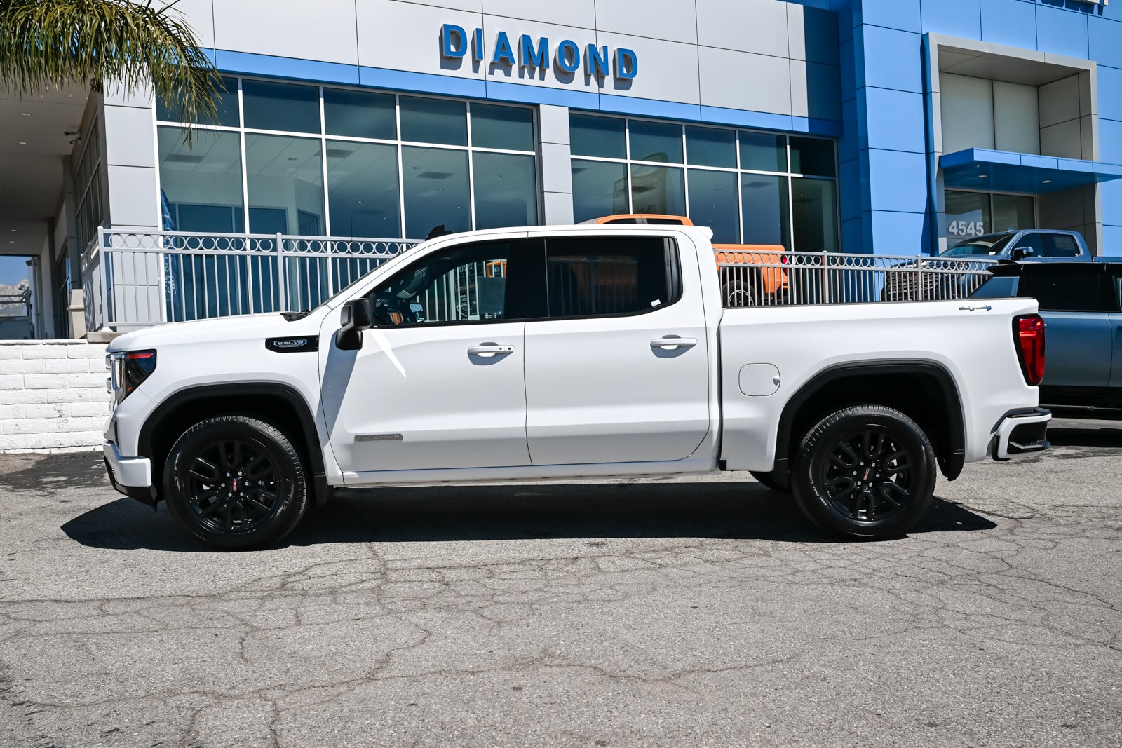 2025 GMC Sierra 1500 Elevation